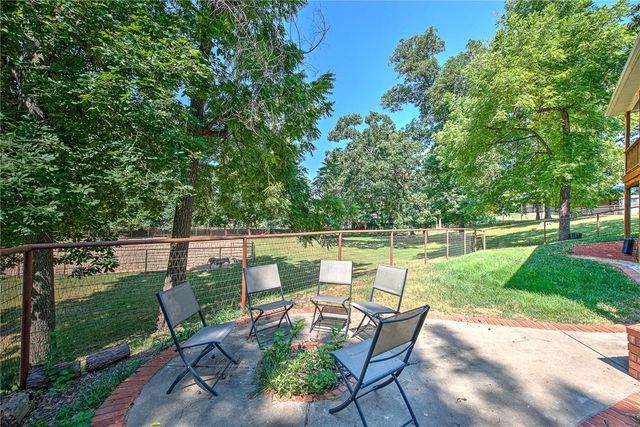 999 Sunbridge Lane, Rogers, AR 72758