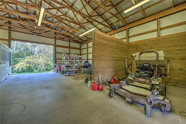 999 Sunbridge Lane, Rogers, AR 72758