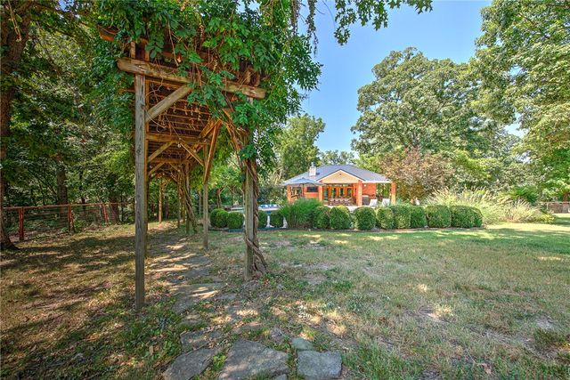 999 Sunbridge Lane, Rogers, AR 72758