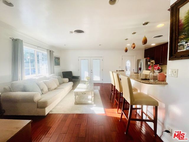 10704 Oro Vista Avenue, Sunland (los Angeles), CA 91040