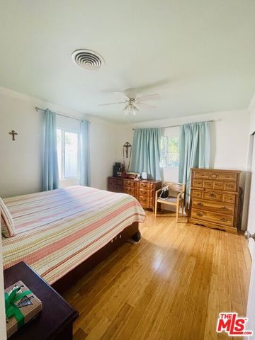 10704 Oro Vista Avenue, Sunland (los Angeles), CA 91040