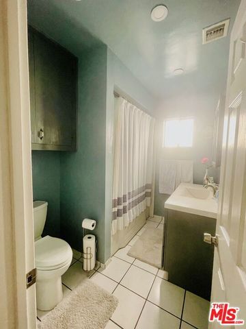 10704 Oro Vista Avenue, Sunland (los Angeles), CA 91040