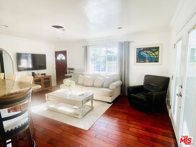 10704 Oro Vista Avenue, Sunland (los Angeles), CA 91040