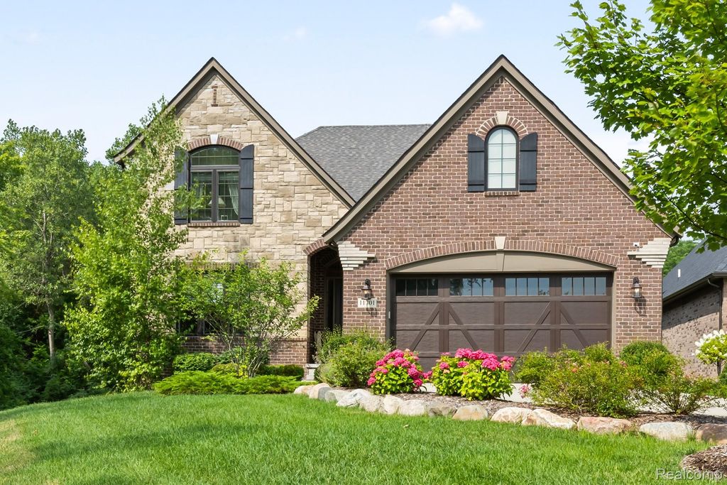 11701 Tuscany Court, Plymouth, MI 48170