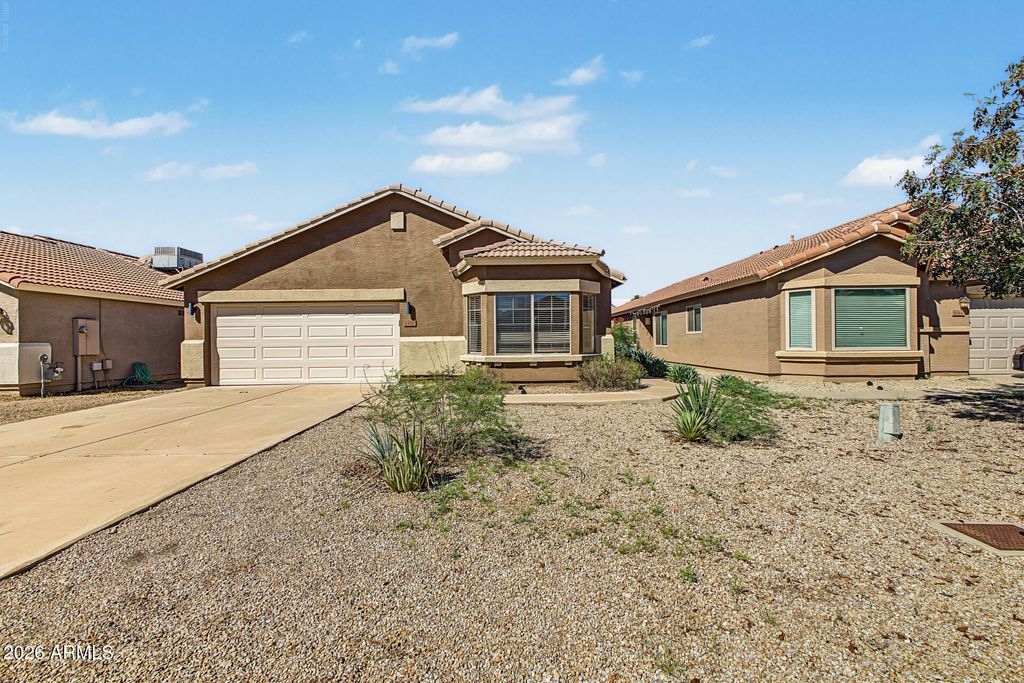 1330 E VERNOA Street, San Tan Valley, AZ 85140 — exterior