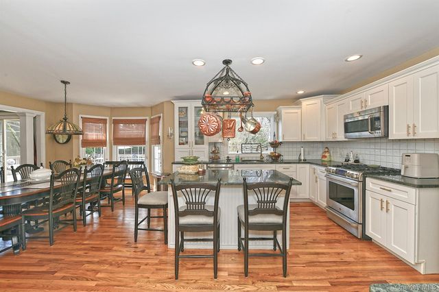 4 Rolling Wood Court, Hauppauge, NY 11788