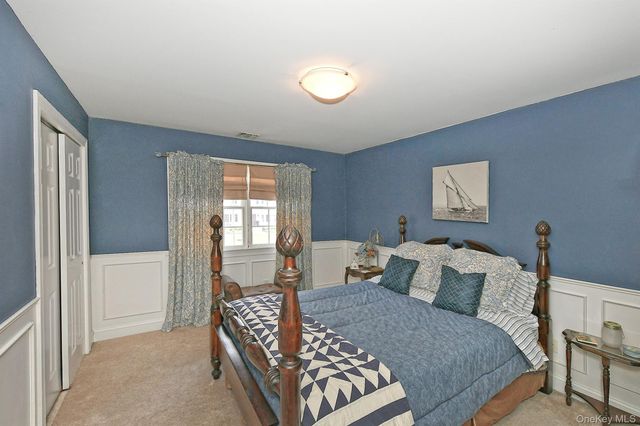 4 Rolling Wood Court, Hauppauge, NY 11788