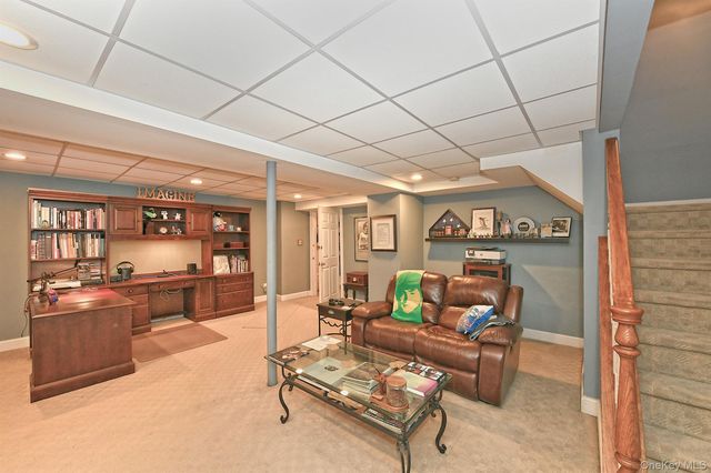 4 Rolling Wood Court, Hauppauge, NY 11788