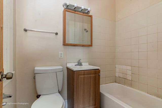 7043 S Yale Avenue, Chicago, IL 60621