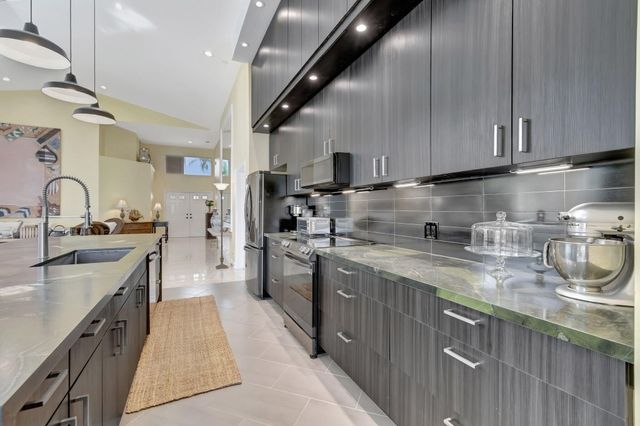 11922 Fountainside Circle, Boynton Beach, FL 33437