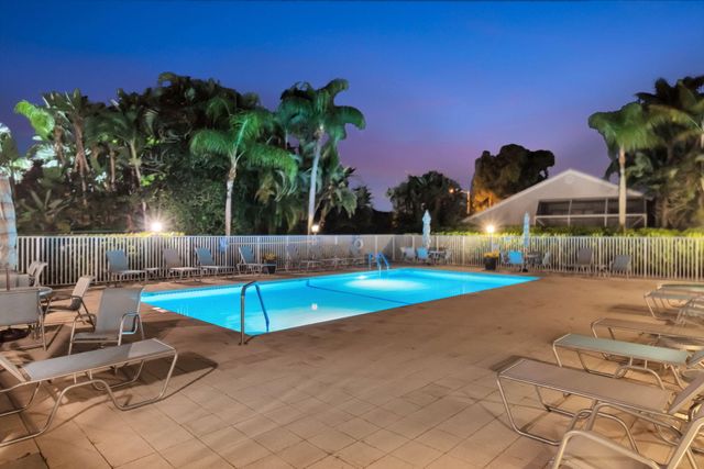 11922 Fountainside Circle, Boynton Beach, FL 33437