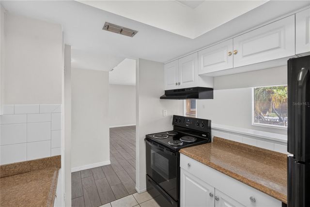 1575 GREENLEA DRIVE 9, Clearwater, FL 33755