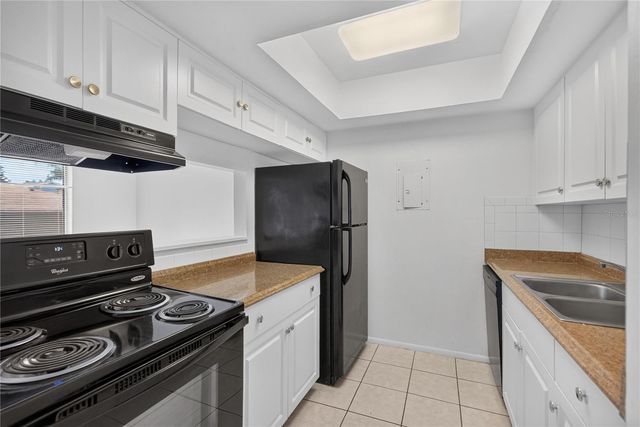 1575 GREENLEA DRIVE 9, Clearwater, FL 33755