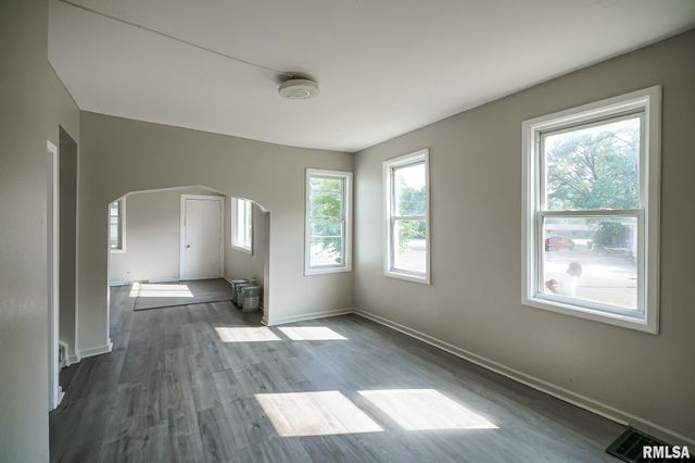 1601 NE JEFFERSON Avenue, Peoria, IL 61603