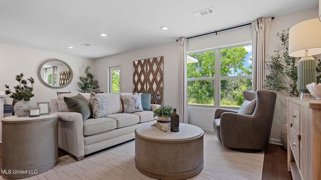 5015 Fox Glen Drive, Jackson, MS 39212