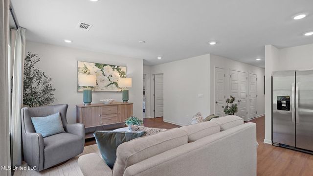 5015 Fox Glen Drive, Jackson, MS 39212