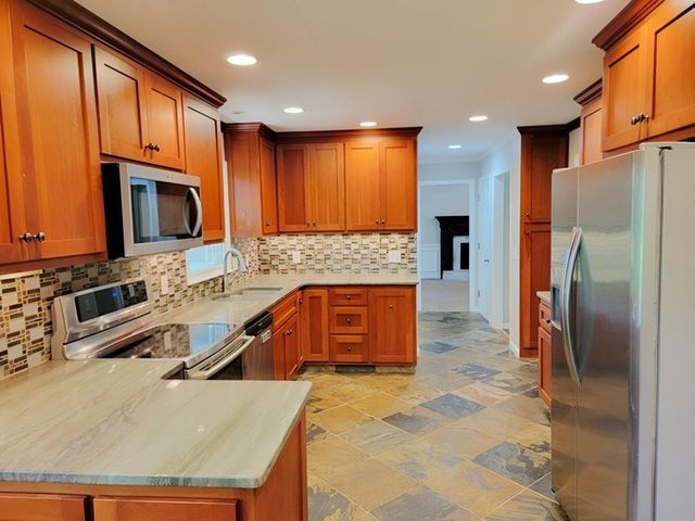 8541 Birch Hollow Drive, Roswell, GA 30076
