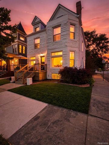 402 Horton Street, Detroit, MI 48202