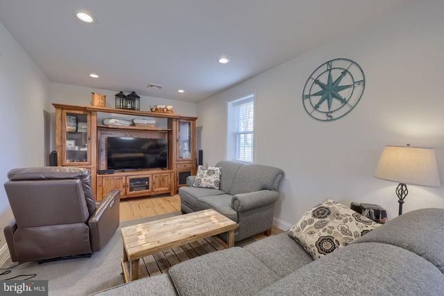 841 STRACKS DAM RD, Myerstown, PA 17067