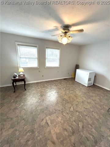 118 Azalea Lane, Charleston, WV 25306