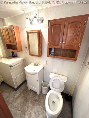 118 Azalea Lane, Charleston, WV 25306