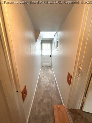 118 Azalea Lane, Charleston, WV 25306