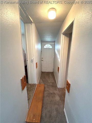 118 Azalea Lane, Charleston, WV 25306