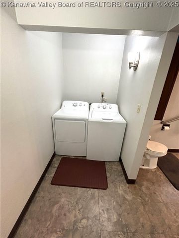 118 Azalea Lane, Charleston, WV 25306