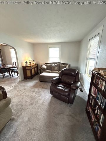 118 Azalea Lane, Charleston, WV 25306