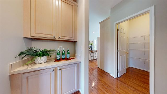 6576 Kennesaw Road, Canton, MI 48187