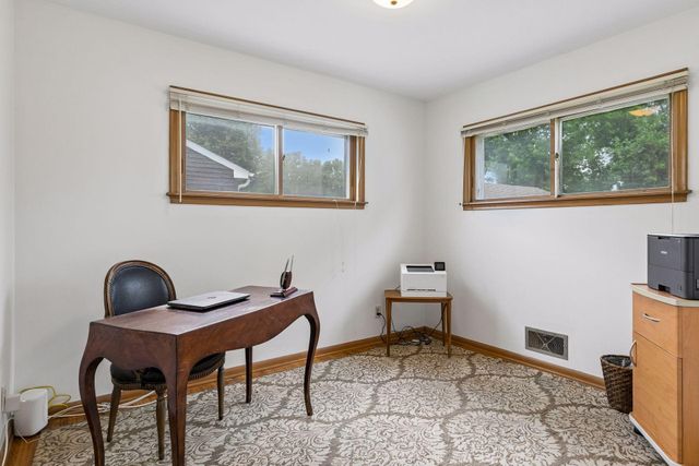 2002 Worcester Avenue, Saint Paul, MN 55116