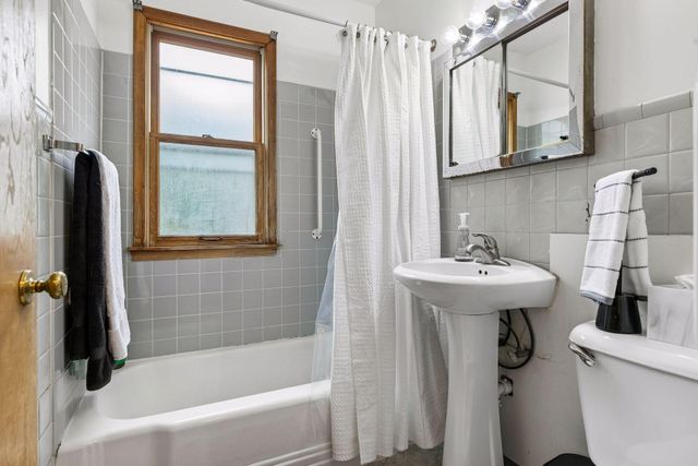 2002 Worcester Avenue, Saint Paul, MN 55116