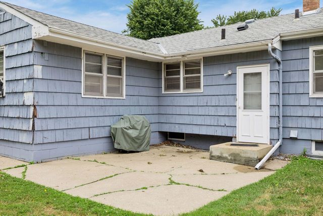 2002 Worcester Avenue, Saint Paul, MN 55116