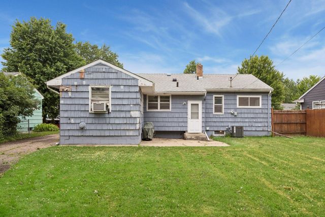 2002 Worcester Avenue, Saint Paul, MN 55116