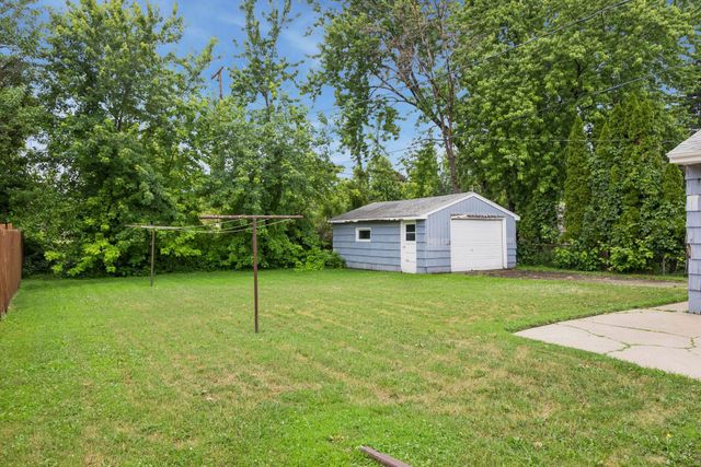 2002 Worcester Avenue, Saint Paul, MN 55116