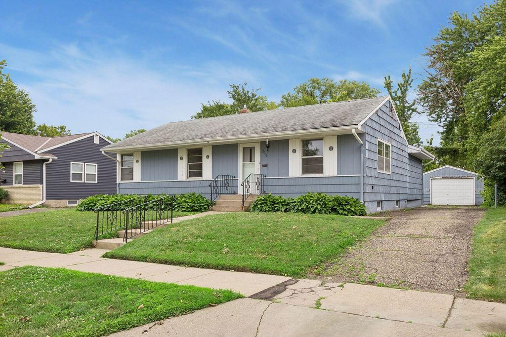 2002 Worcester Avenue, Saint Paul, MN 55116