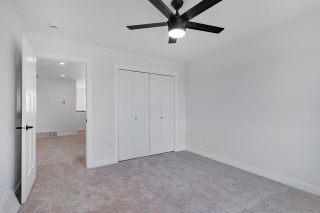 1624 Red Clover Street, Holmen, WI 54636