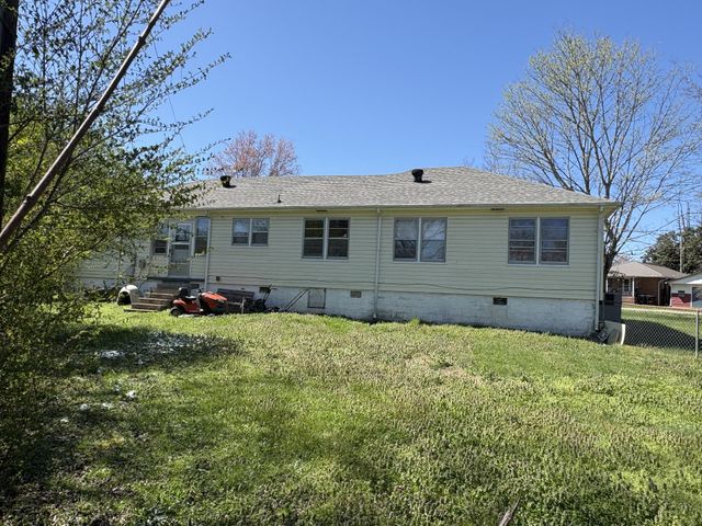 300 Yeager St, Tullahoma, TN 37388