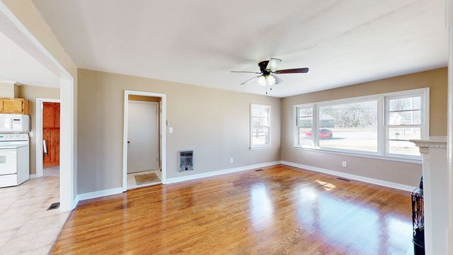 300 Yeager St, Tullahoma, TN 37388