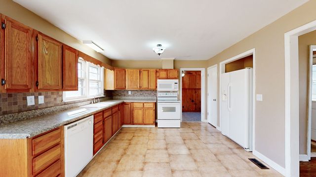 300 Yeager St, Tullahoma, TN 37388