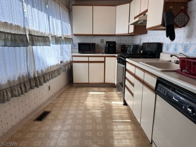 14 Hillcrest Ave, Franklin Twp., NJ 08873