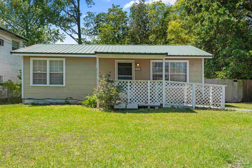 1809 Bainbridge Ave, Pensacola, FL 32507