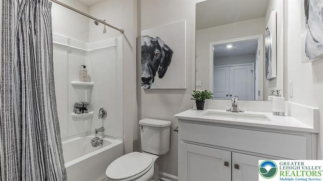 1177 Susan Circle, Upper Macungie Twp, PA 18031