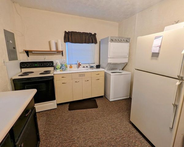 131 Terry LN SE, Copper Hill, VA 24079