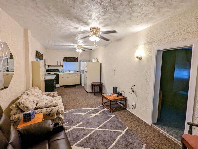 131 Terry LN SE, Copper Hill, VA 24079