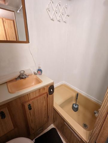 131 Terry LN SE, Copper Hill, VA 24079