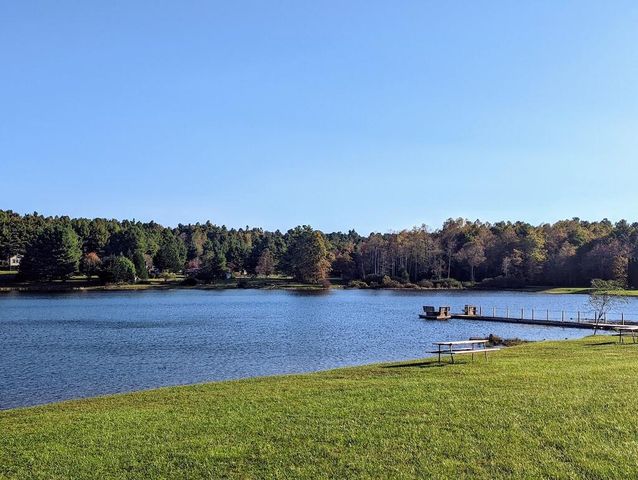 131 Terry LN SE, Copper Hill, VA 24079