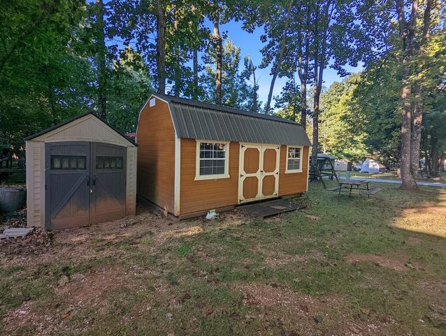 131 Terry LN SE, Copper Hill, VA 24079