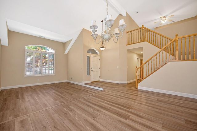 200 Luna Cir, Folsom, CA 95630
