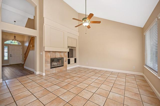 200 Luna Cir, Folsom, CA 95630